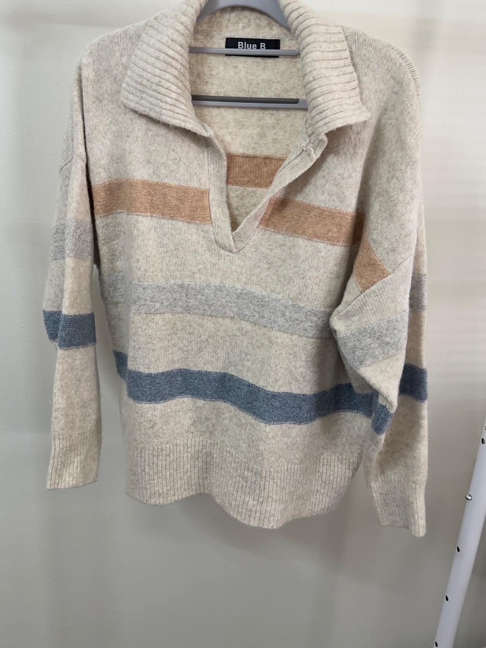Blue B Striped Sweater Size M Womens Cream Tan Blue Collar V-Neck Pullover